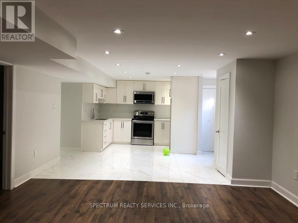498 Wettlaufer Terrace Property Photo 6