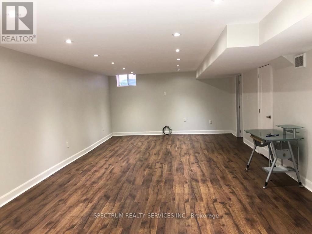 498 Wettlaufer Terrace Property Photo 13