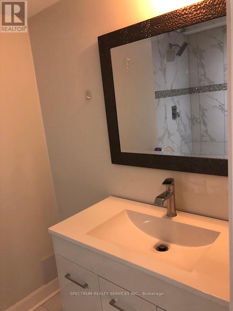 498 Wettlaufer Terrace Property Photo 14