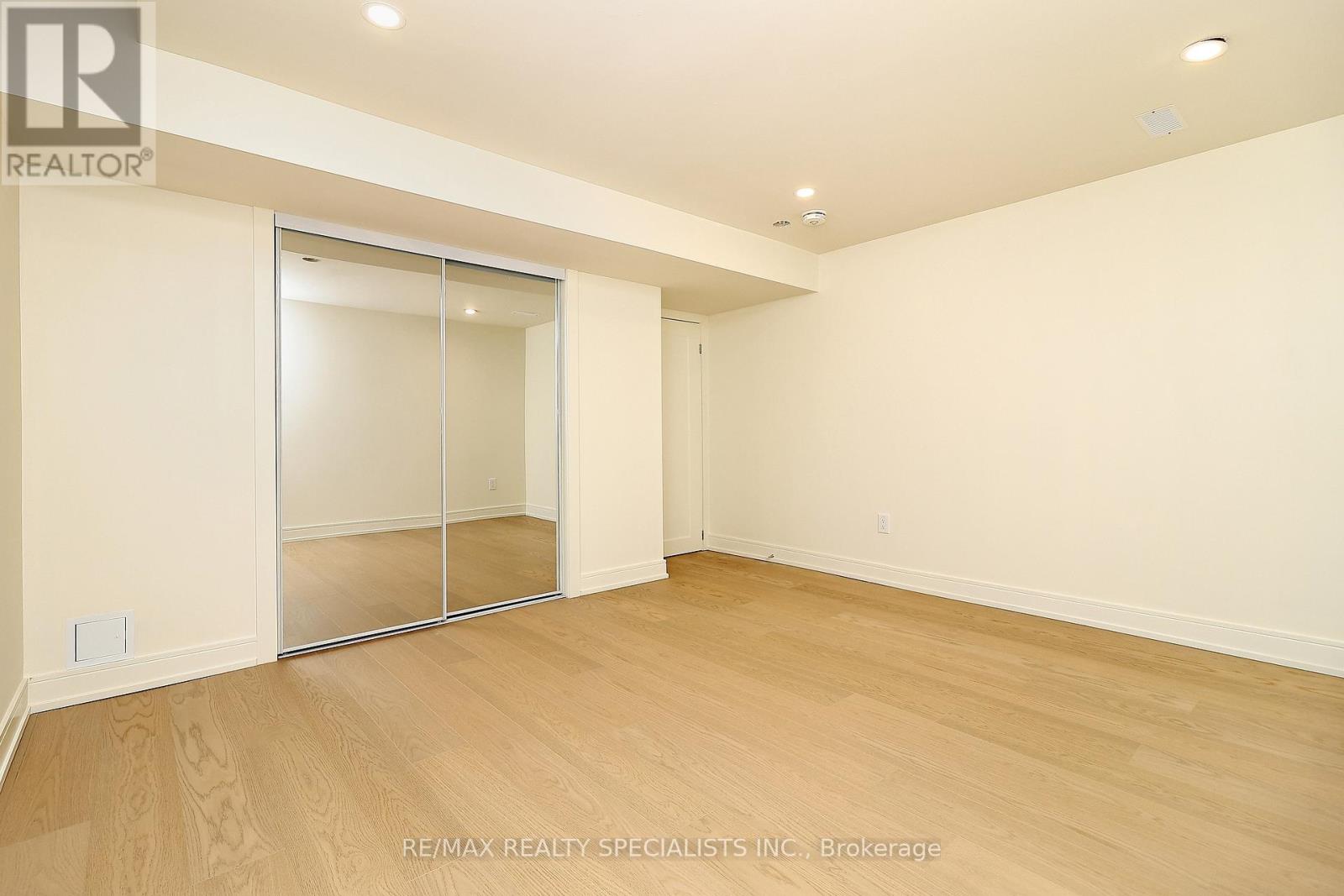 5815 Rainspring Drive Property Photo 8