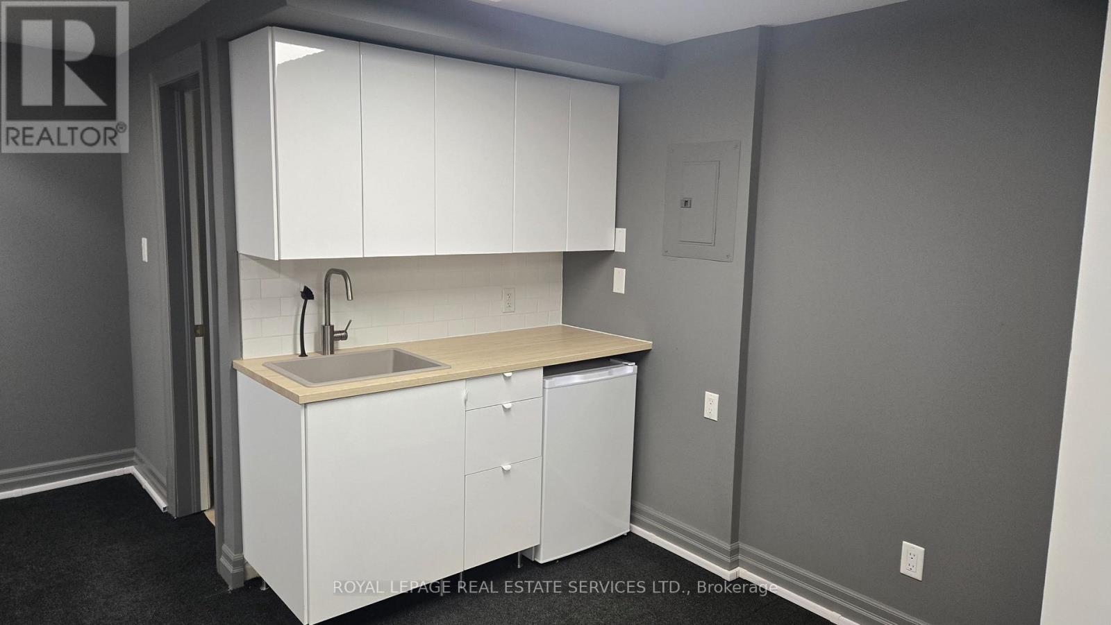 L2 - 2842 Bloor Street W Property Photo 4