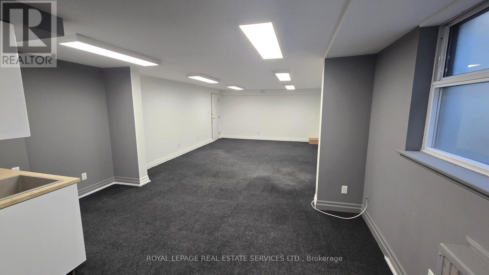 L2 - 2842 Bloor Street W Property Photo 5