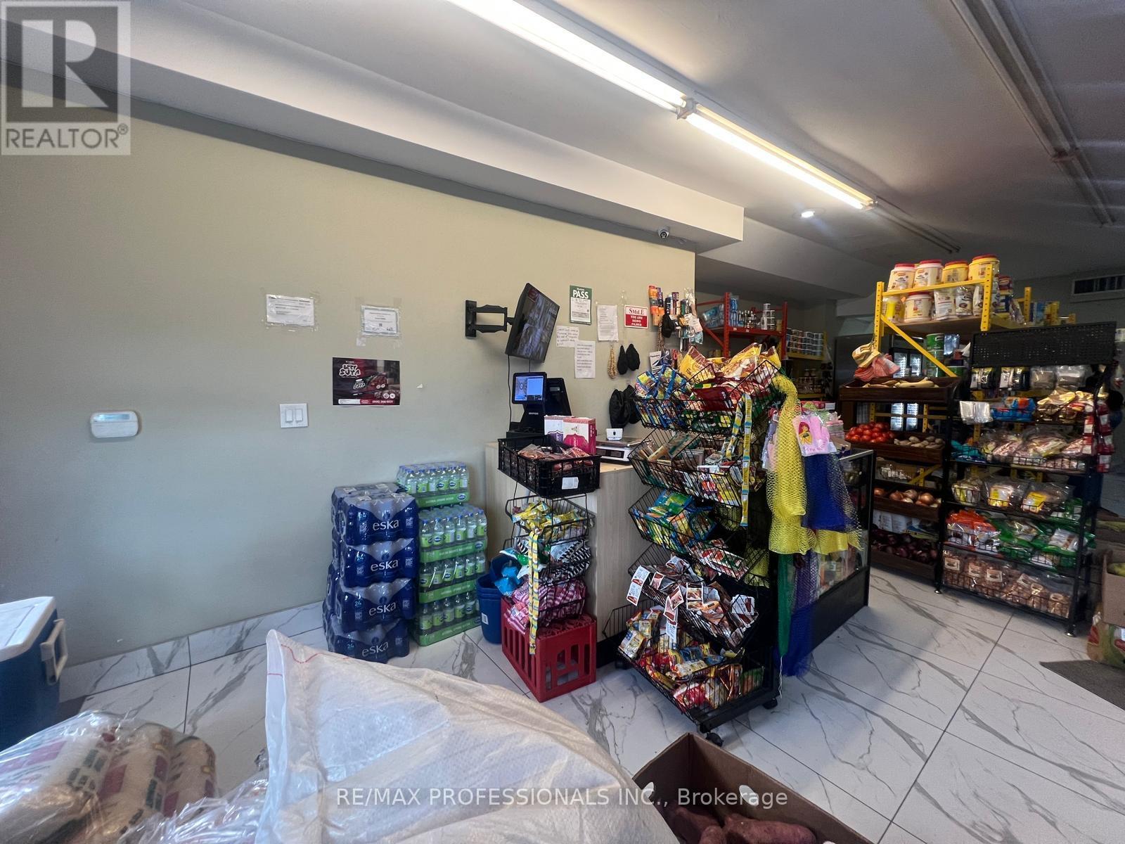2995 Islington Avenue Property Photo 6