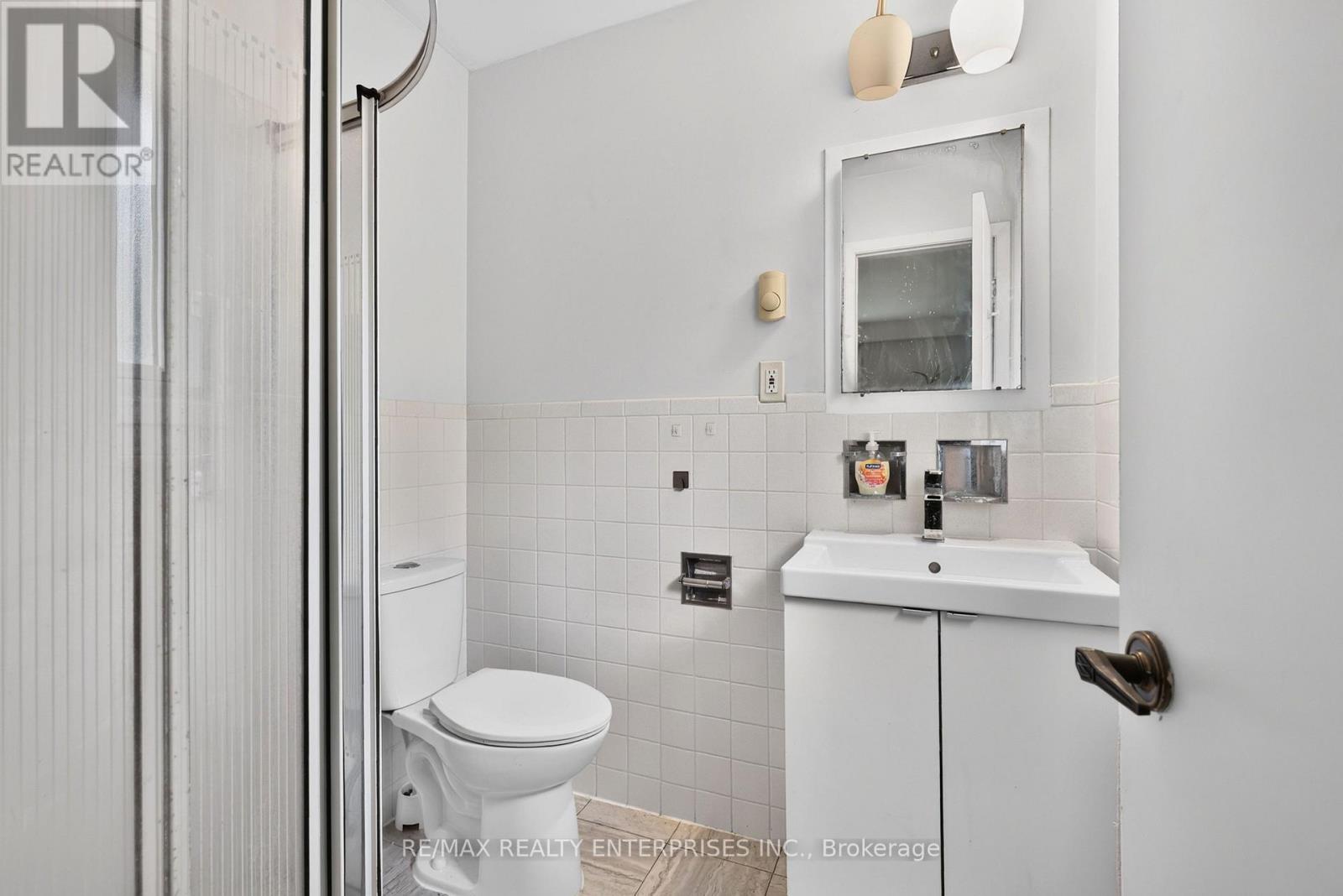975 Cresthampton Lane Property Photo 18