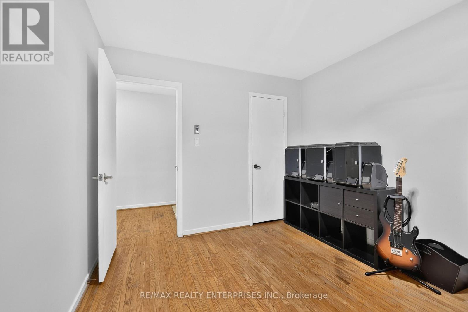 975 Cresthampton Lane Property Photo 23