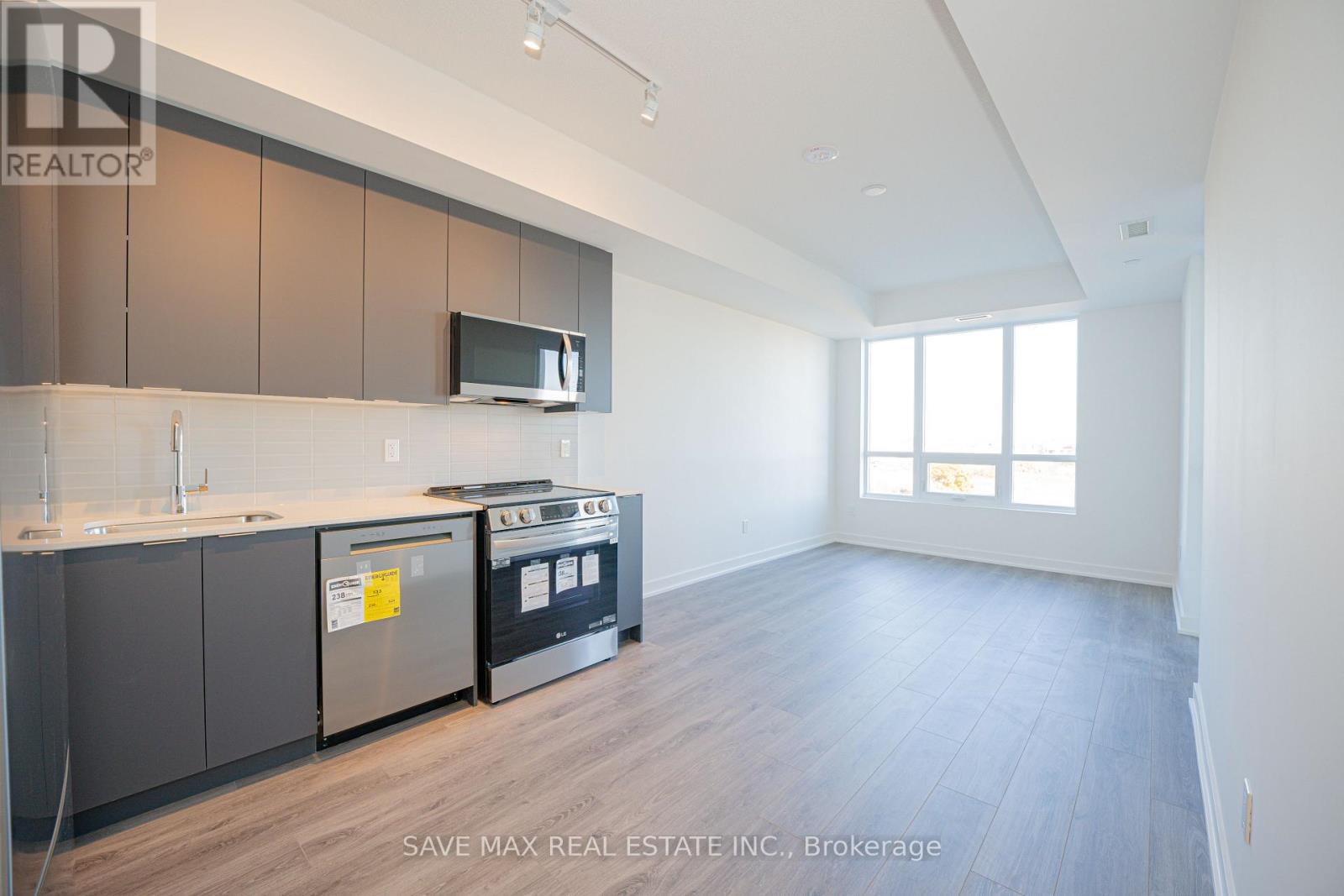 421 - 225 Malta Avenue Property Photo 6