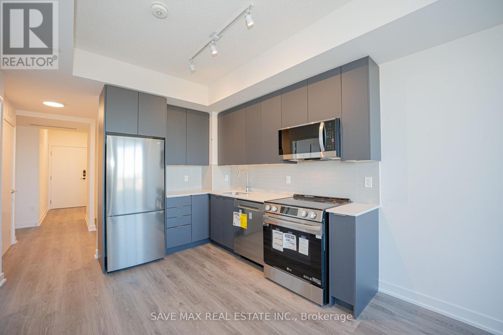 421 - 225 Malta Avenue Property Photo 10