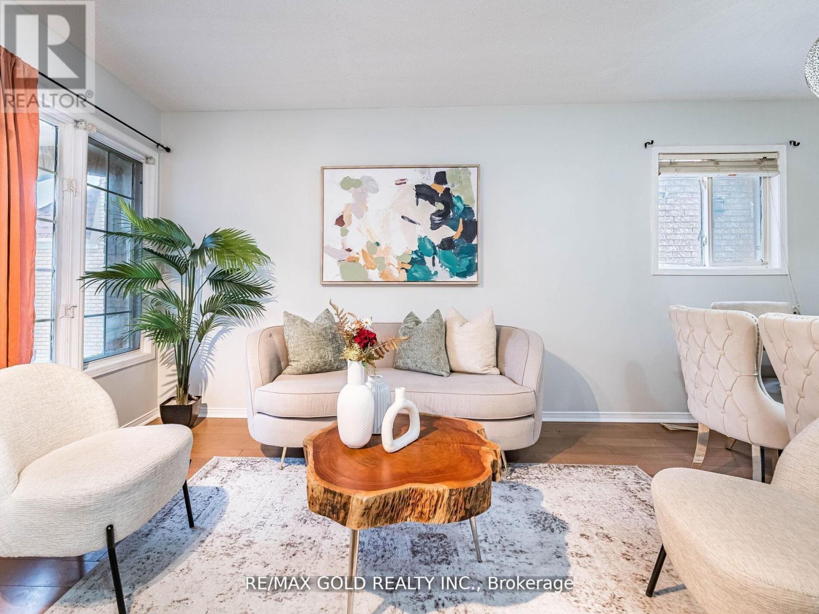 33 FIDDLENECK CRESCENT Property Photo 1