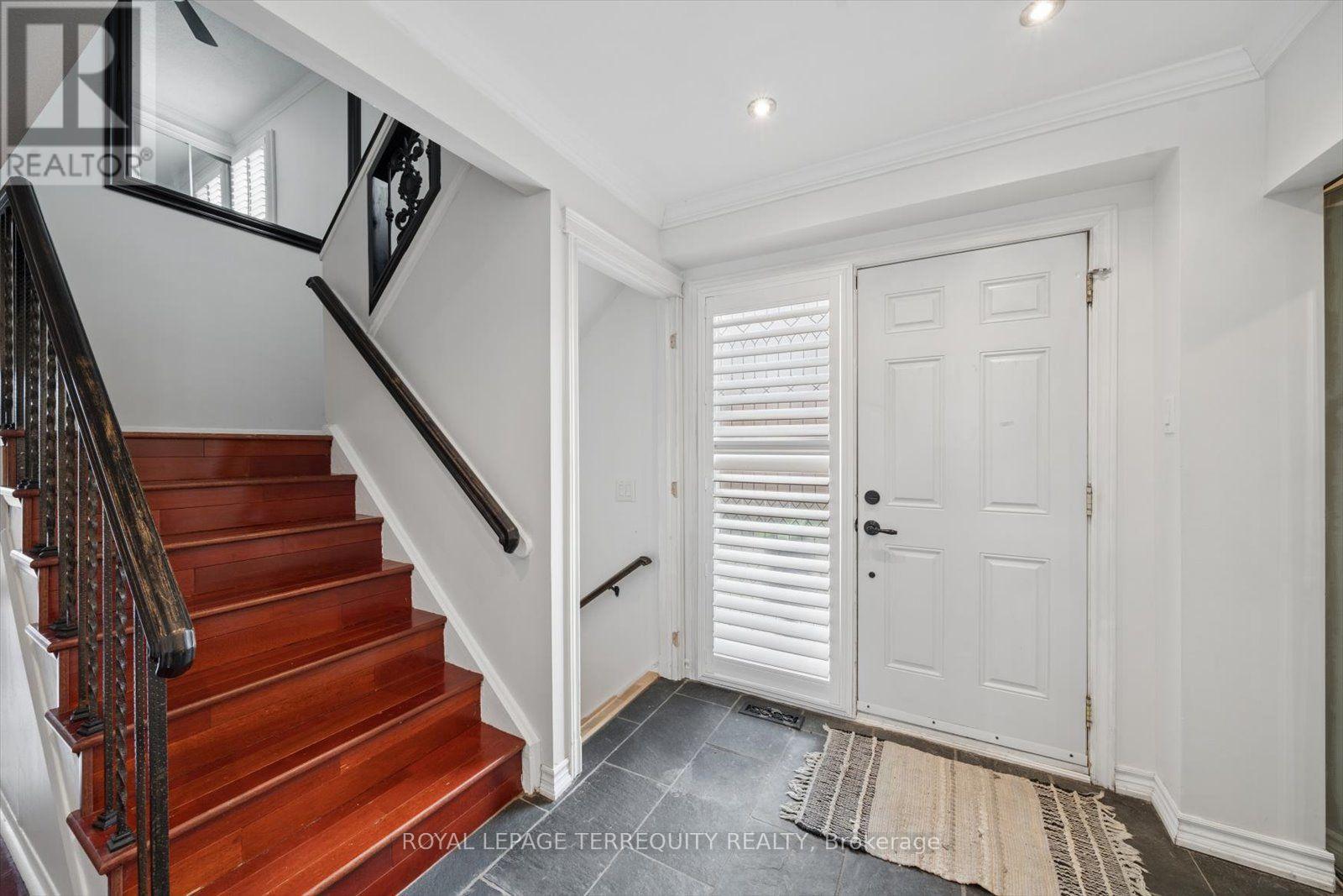 1825 Hyde Mill Crescent Property Photo 2