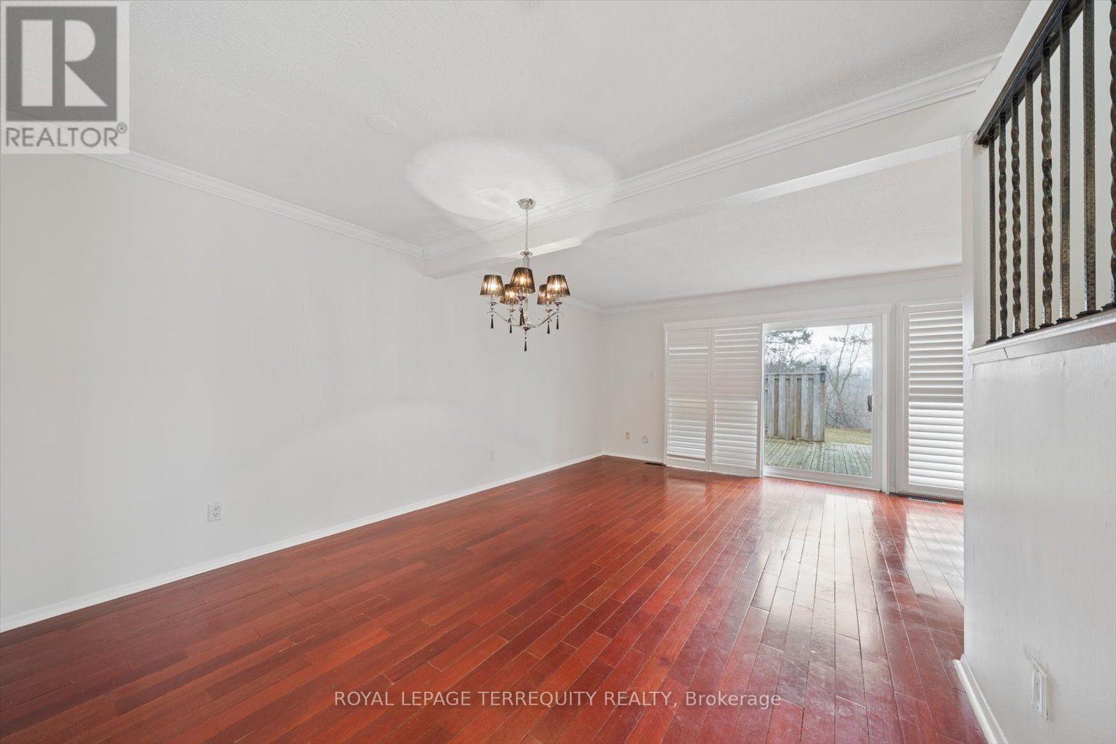 1825 Hyde Mill Crescent Property Photo 3