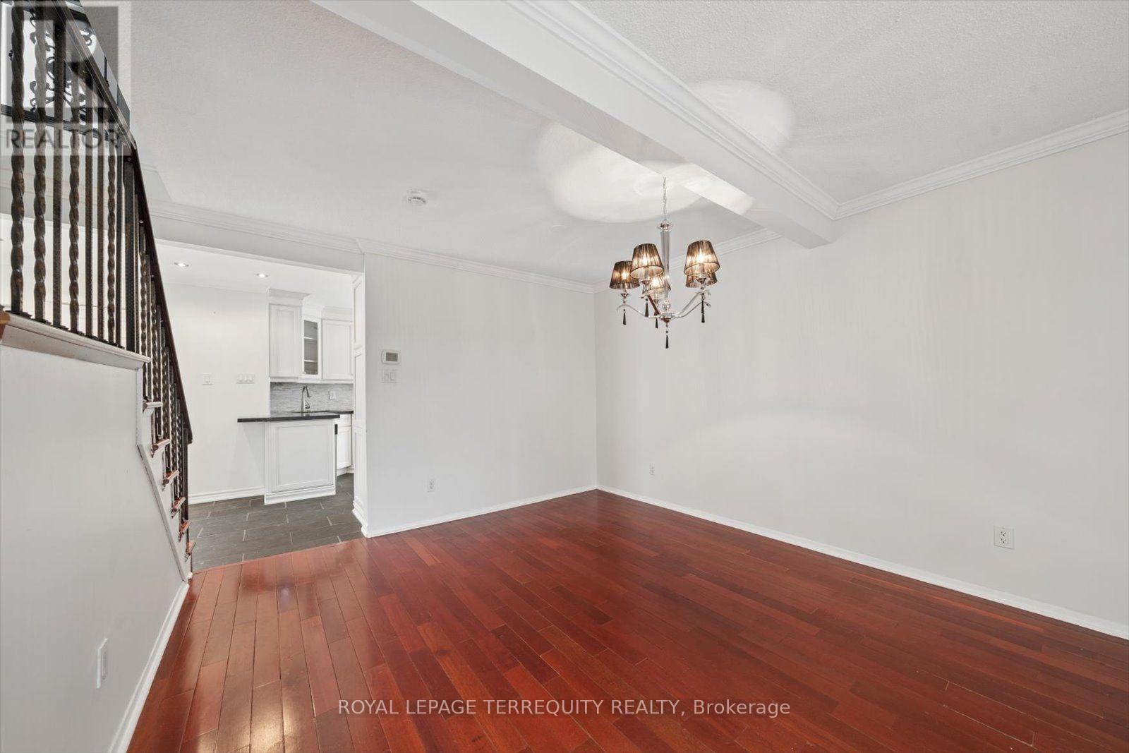 1825 Hyde Mill Crescent Property Photo 9