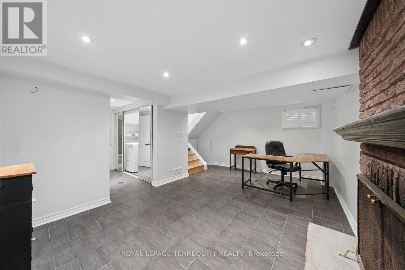 1825 Hyde Mill Crescent Property Photo 37