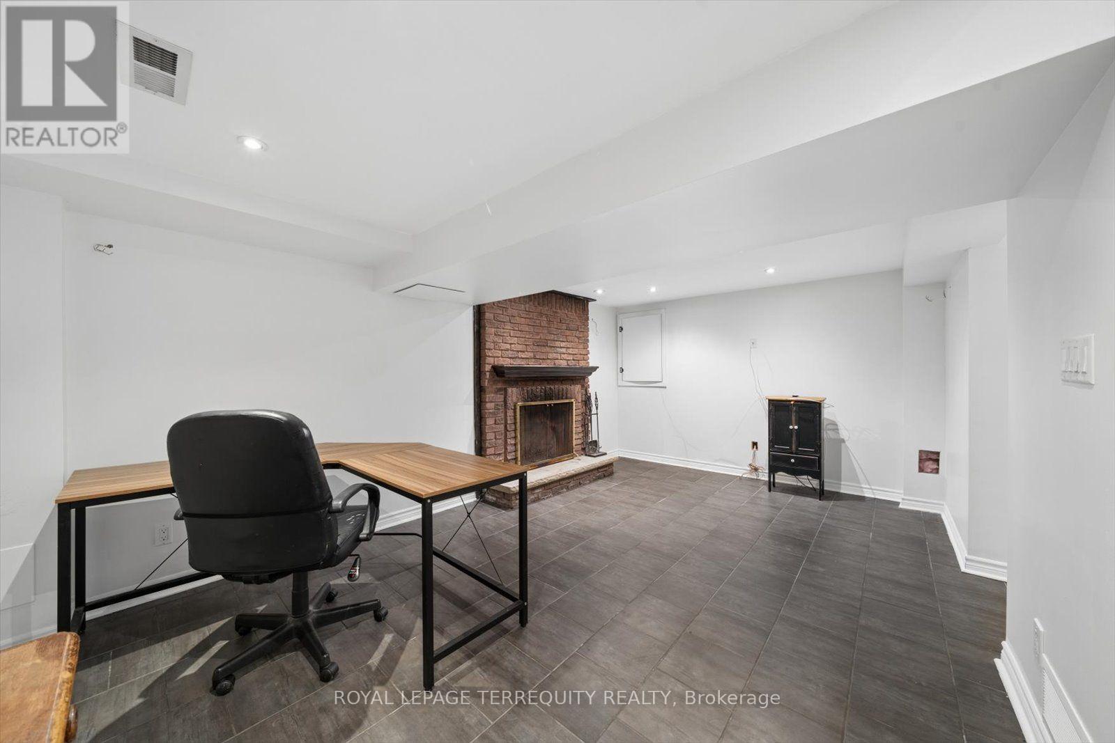 1825 Hyde Mill Crescent Property Photo 40