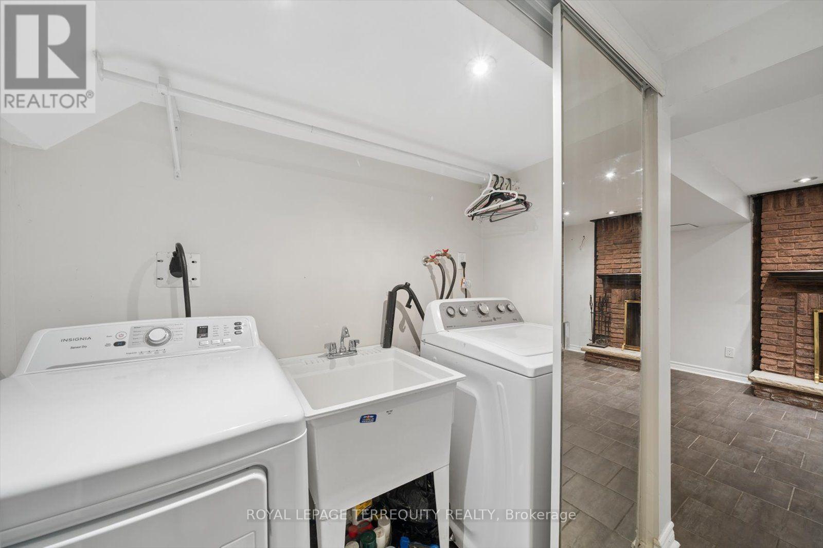 1825 Hyde Mill Crescent Property Photo 45