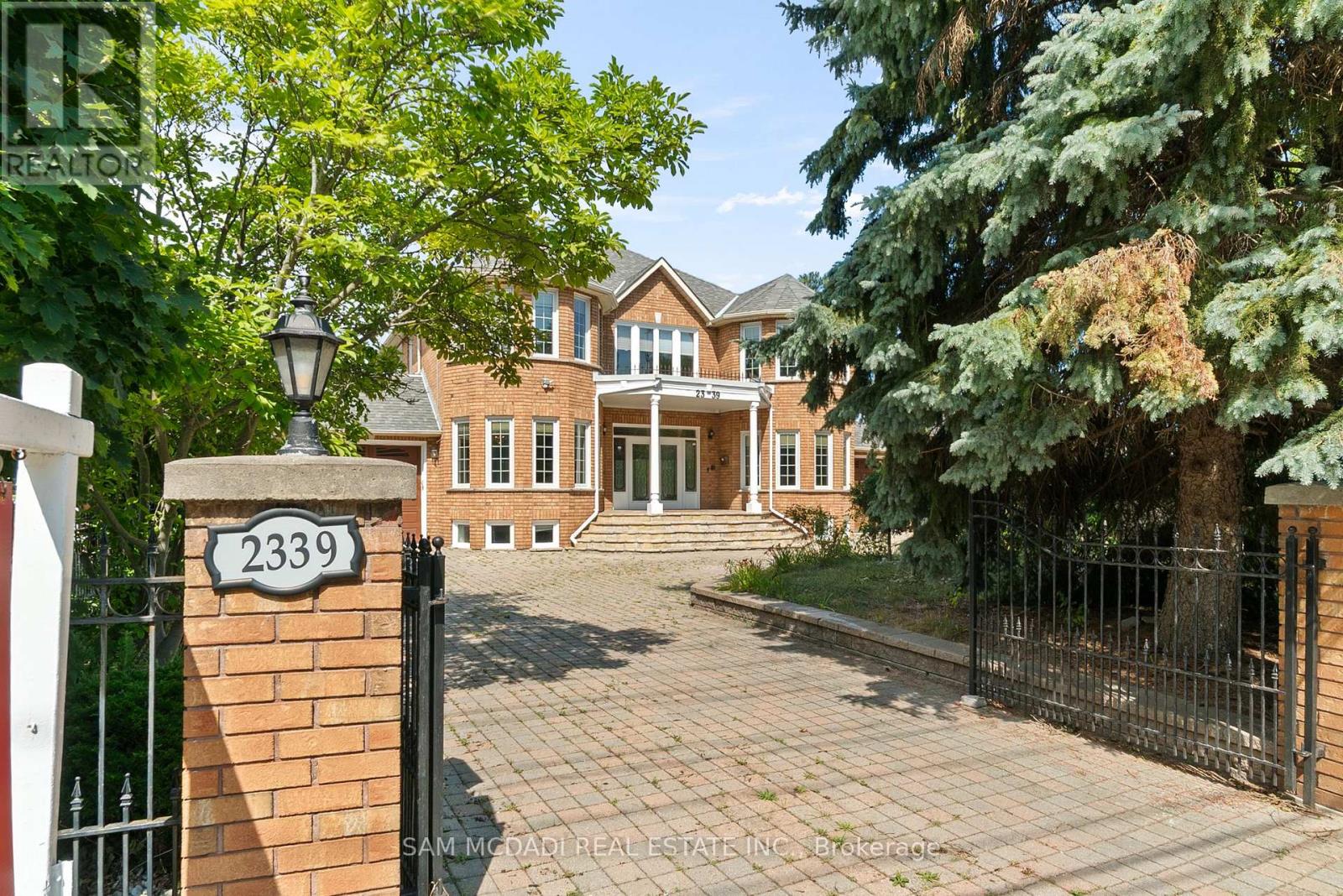 2339 Glengarry Road Property Photo 1