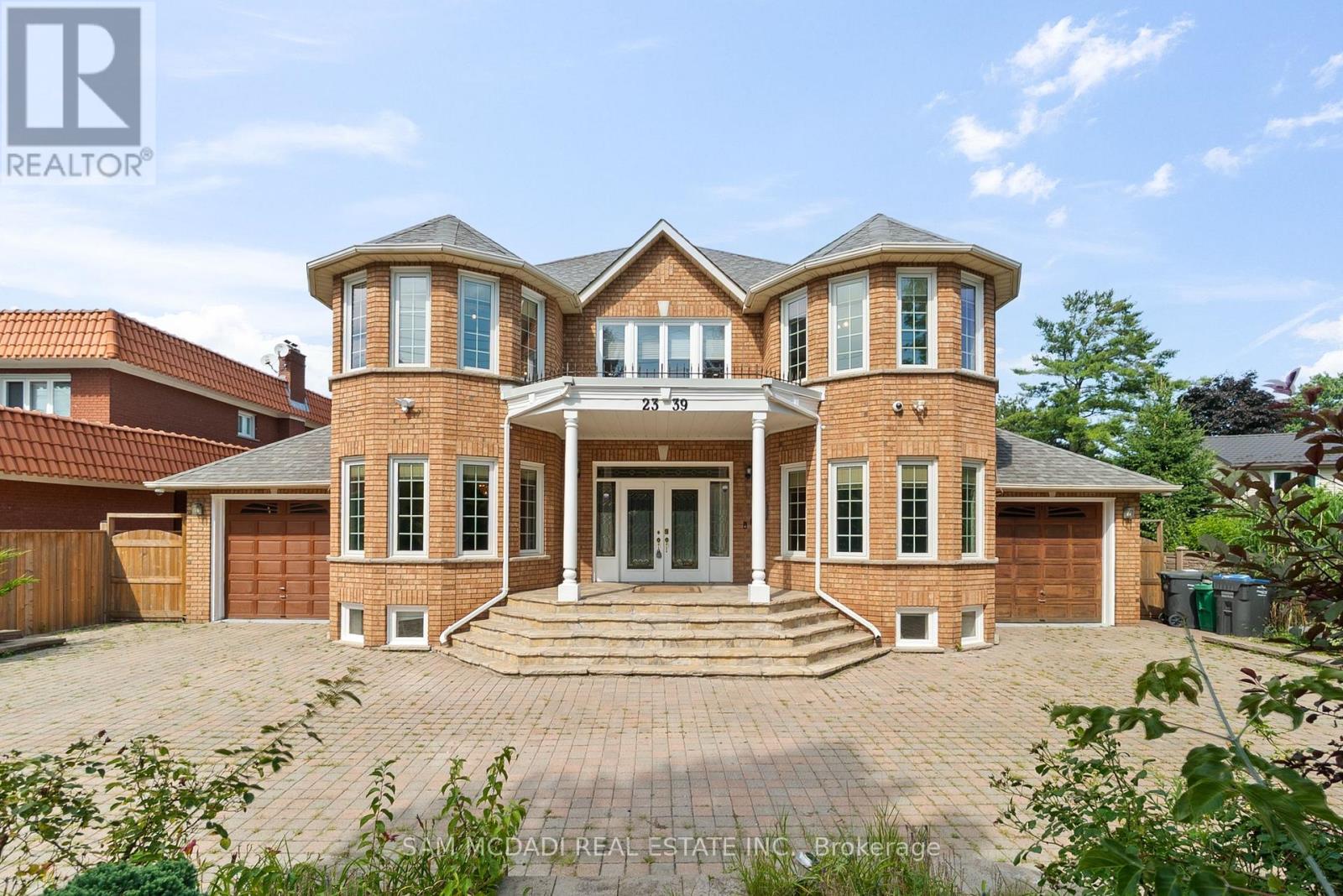 2339 Glengarry Road Property Photo 2