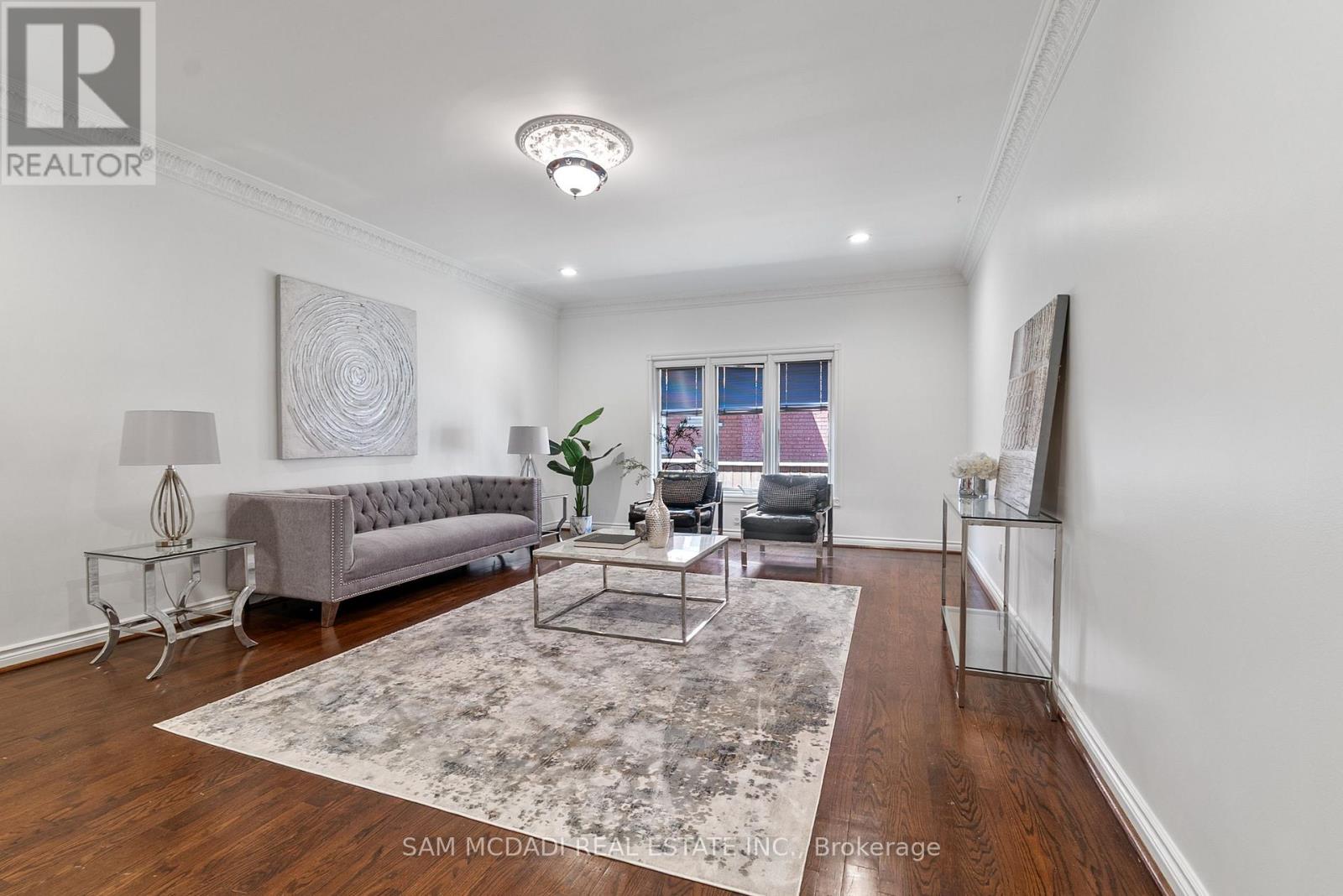 2339 Glengarry Road Property Photo 7