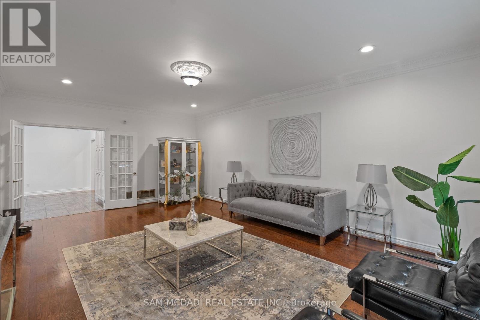 2339 Glengarry Road Property Photo 8