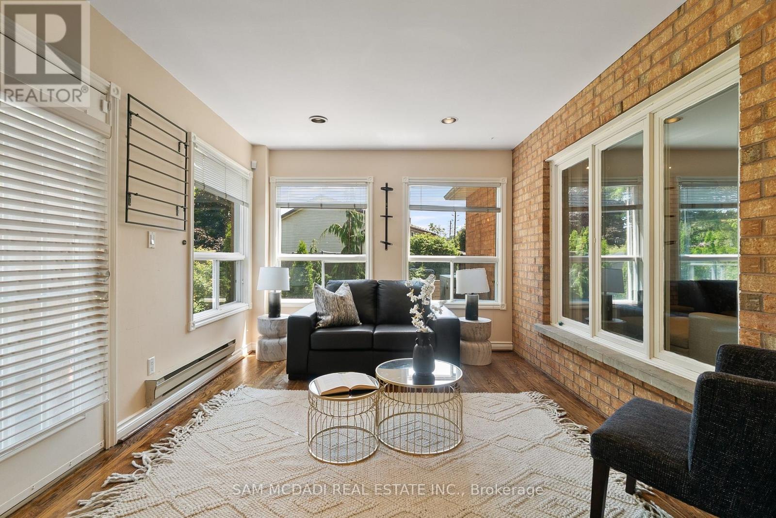 2339 Glengarry Road Property Photo 9