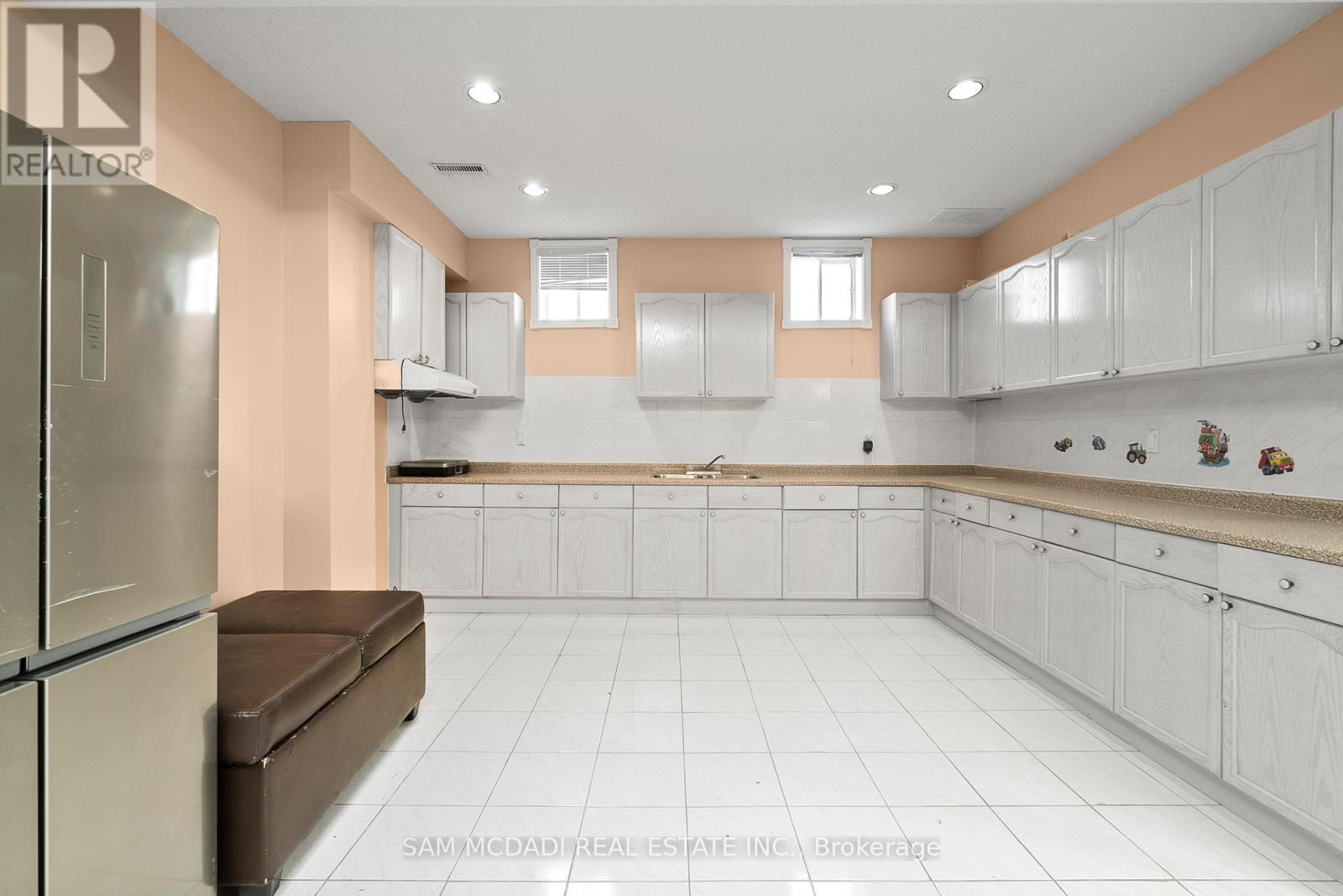 2339 Glengarry Road Property Photo 24