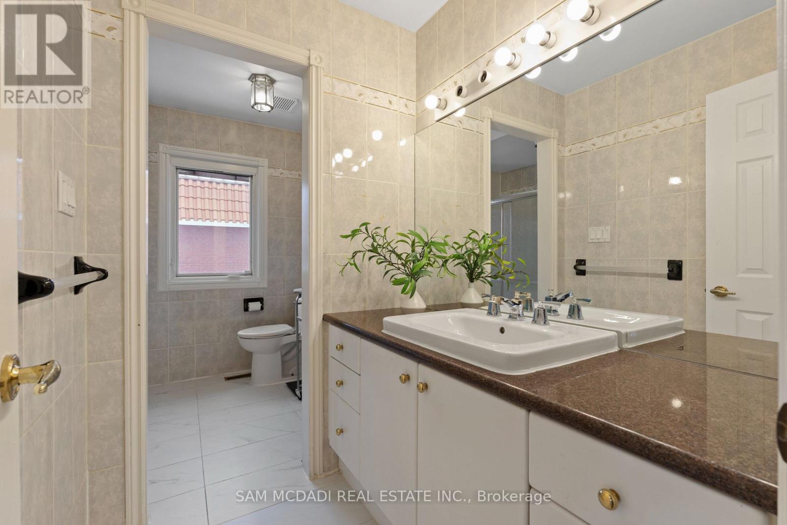2339 Glengarry Road Property Photo 25