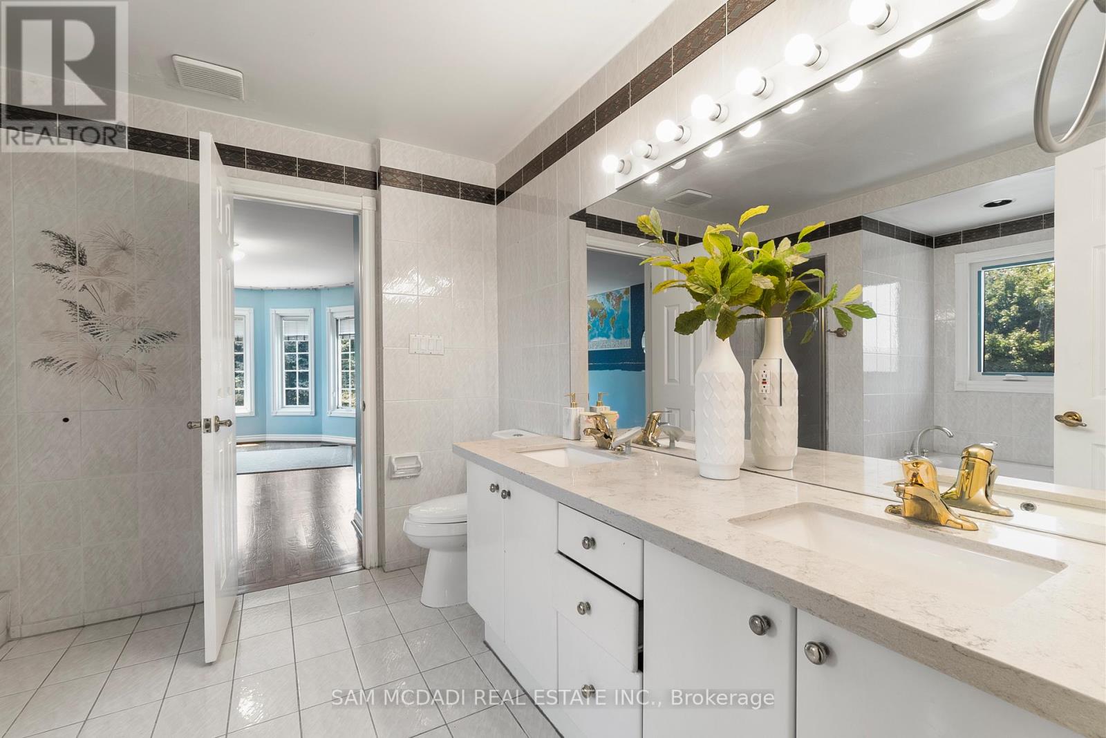 2339 Glengarry Road Property Photo 29