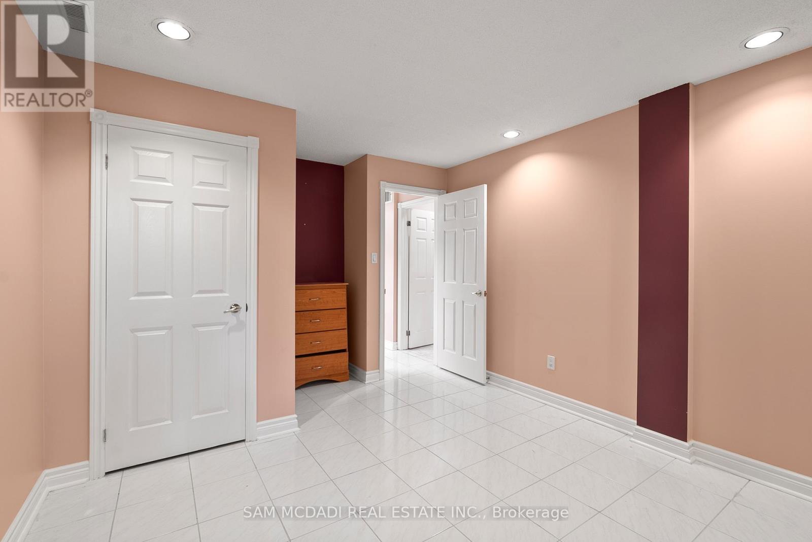2339 Glengarry Road Property Photo 31
