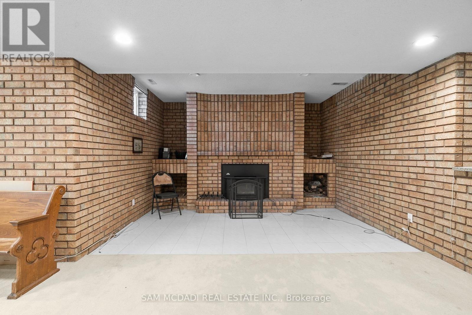 2339 Glengarry Road Property Photo 32