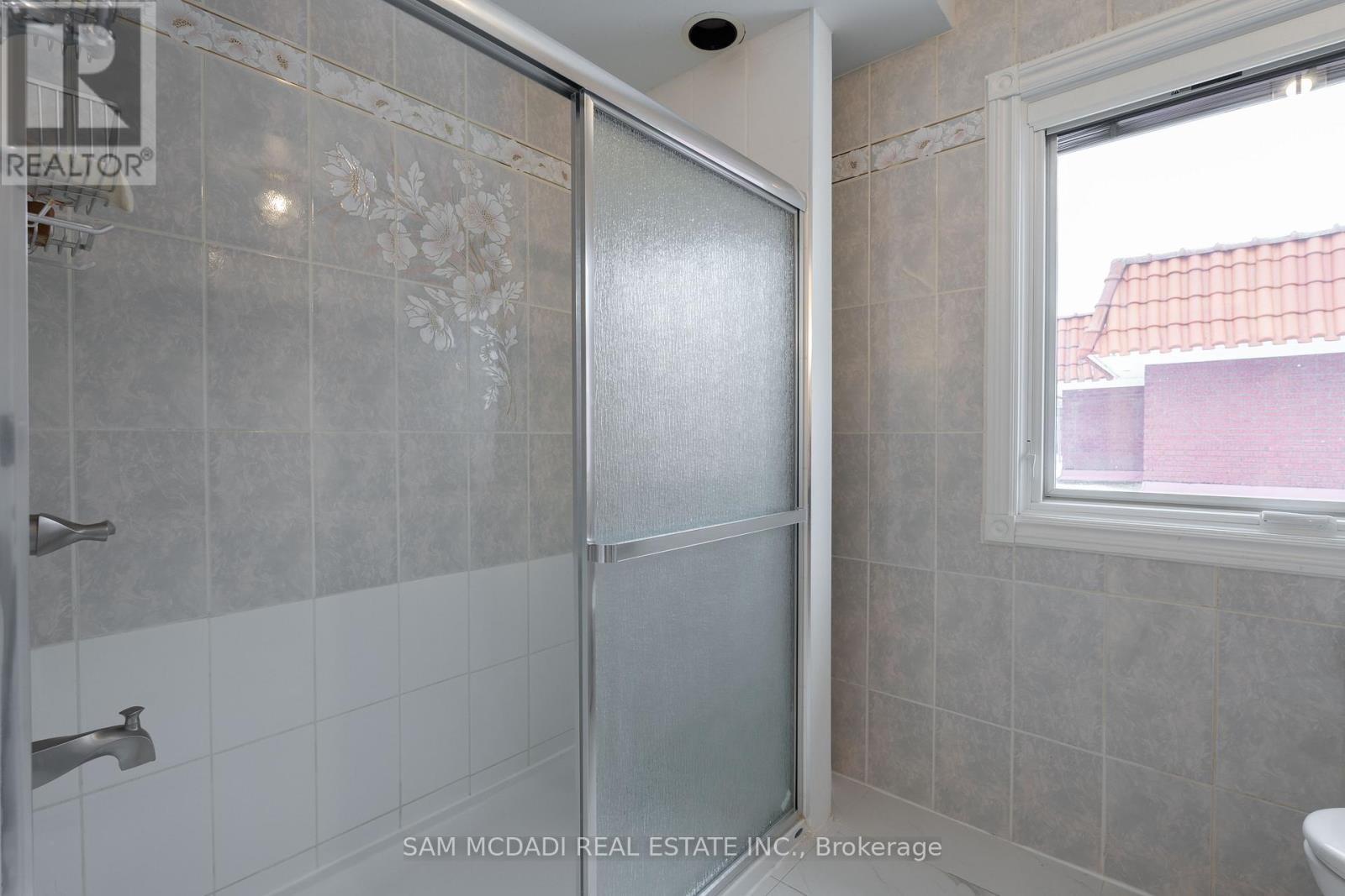 2339 Glengarry Road Property Photo 39
