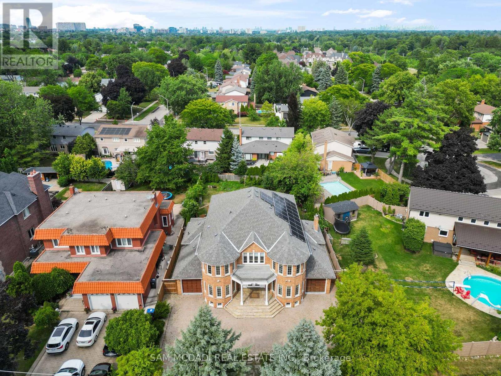 2339 Glengarry Road Property Photo 40