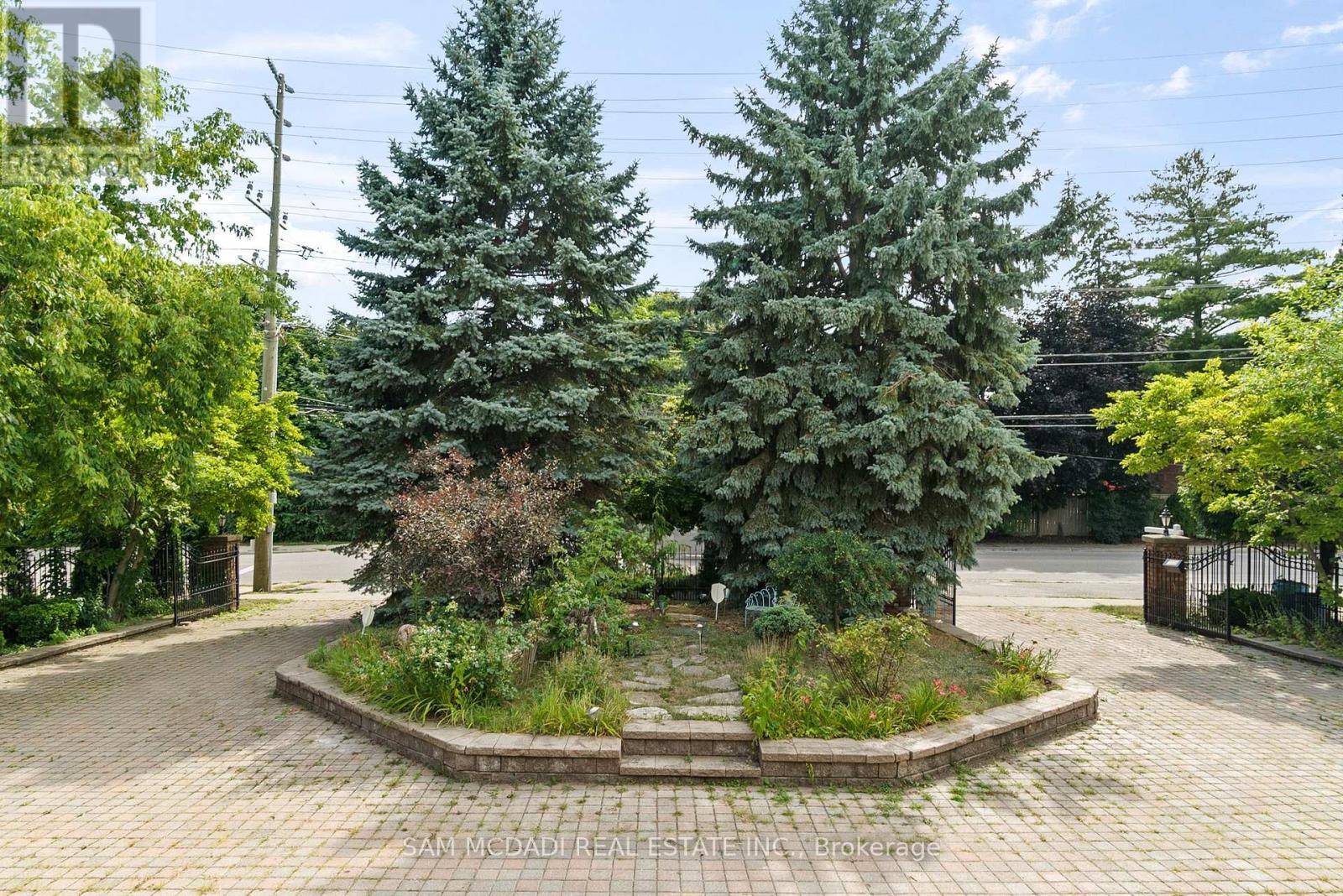 2339 Glengarry Road Property Photo 43