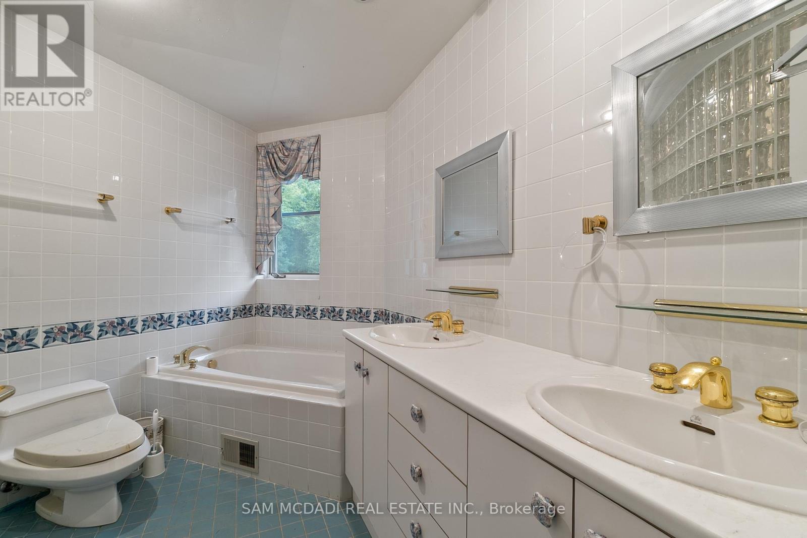 9 Flaherty Lane Property Photo 30