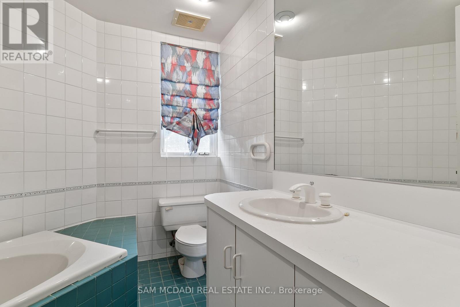 9 Flaherty Lane Property Photo 32