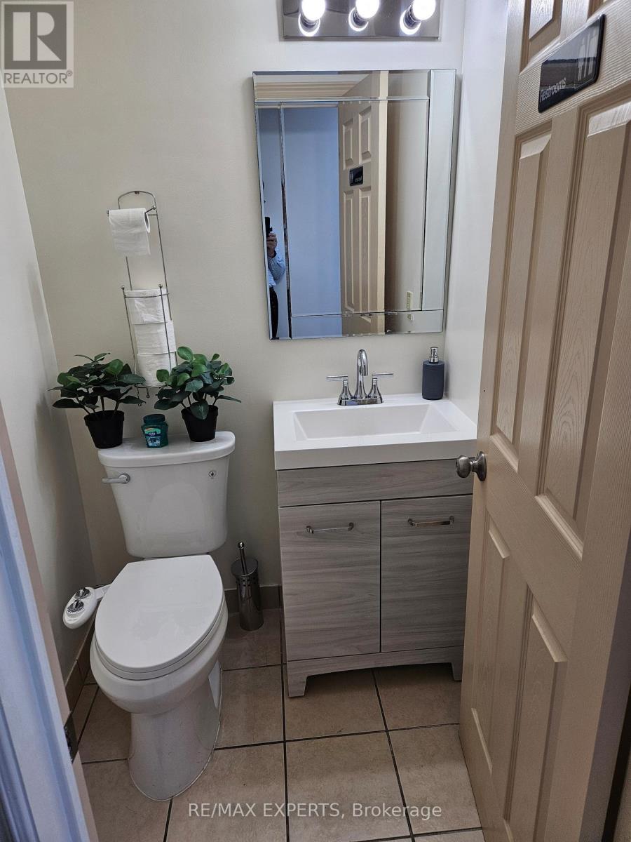 2 - 1270 Finch Avenue W Property Photo 6