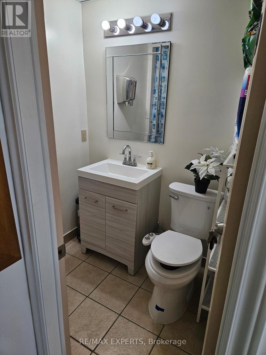 2 - 1270 Finch Avenue W Property Photo 6