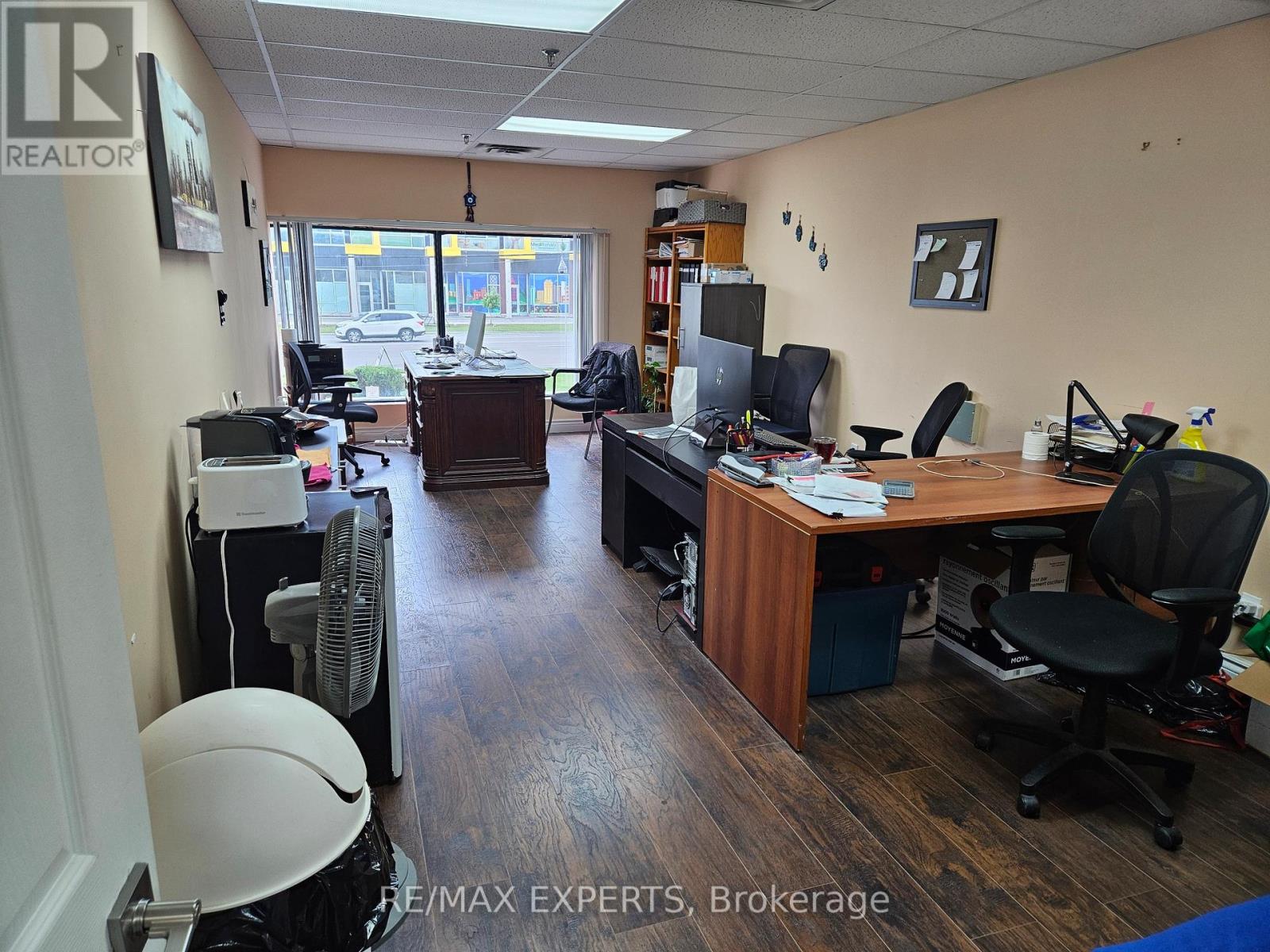 2 - 1270 Finch Avenue W Property Photo 10