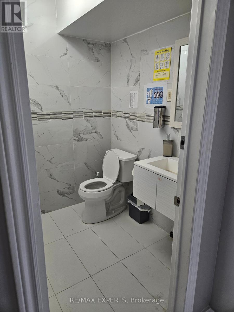 2 - 1270 Finch Avenue W Property Photo 18
