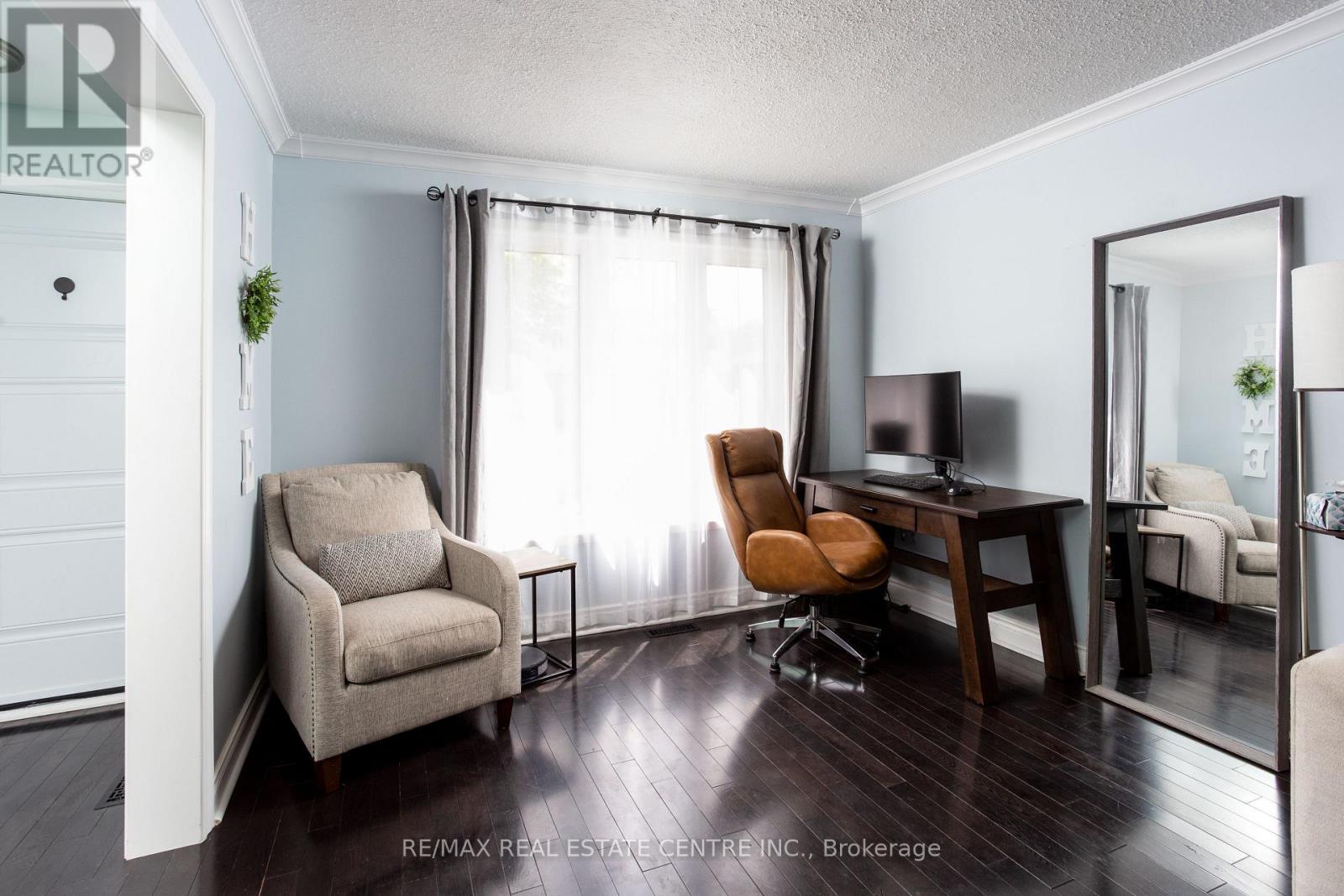 289 Archdekin Drive Property Photo 11