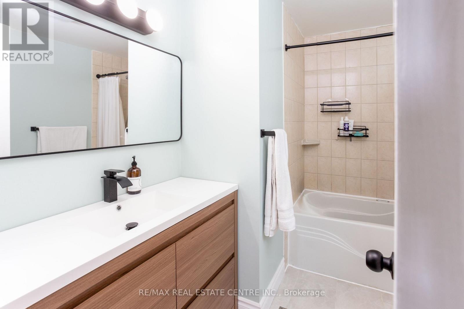 289 Archdekin Drive Property Photo 29