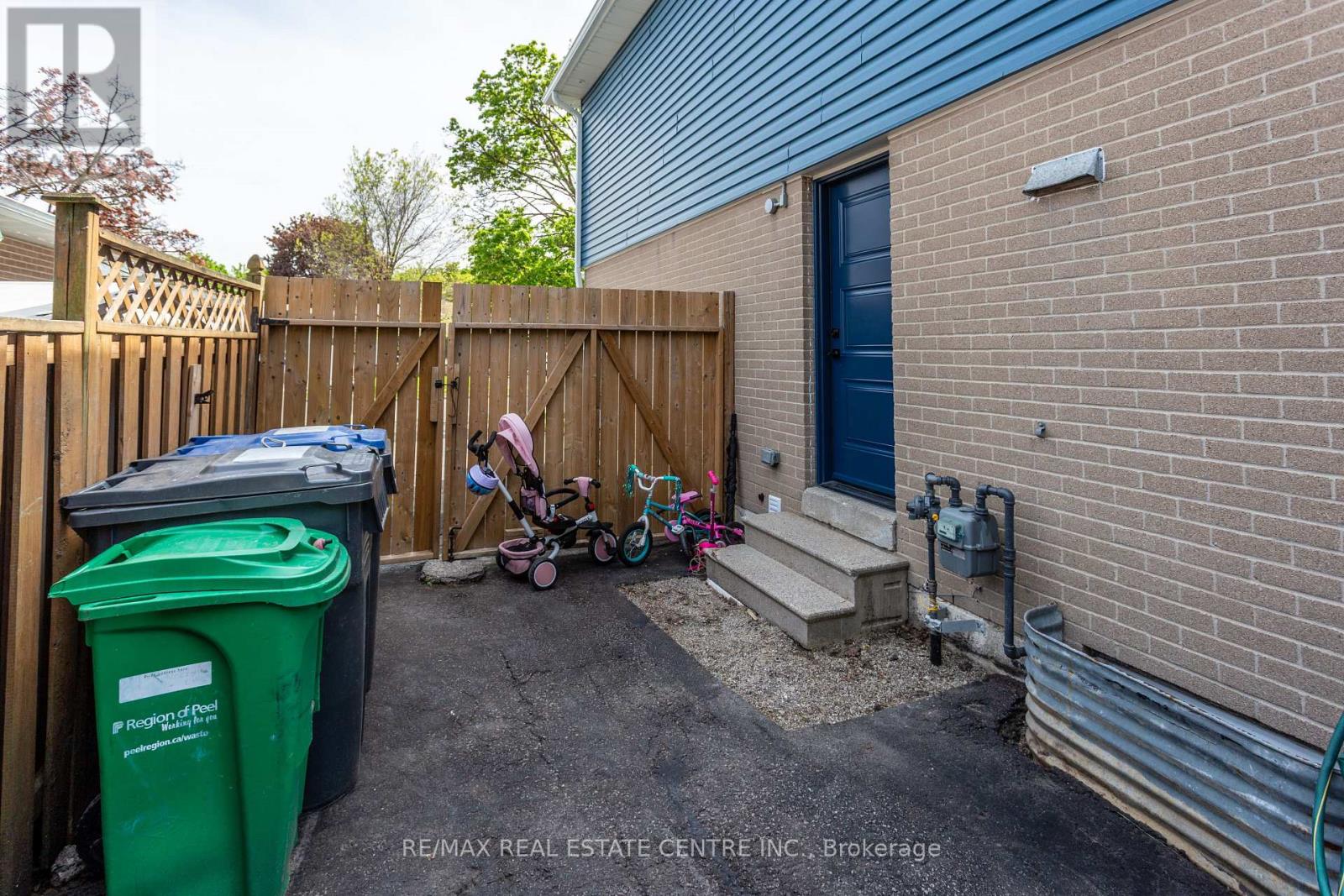 289 Archdekin Drive Property Photo 40