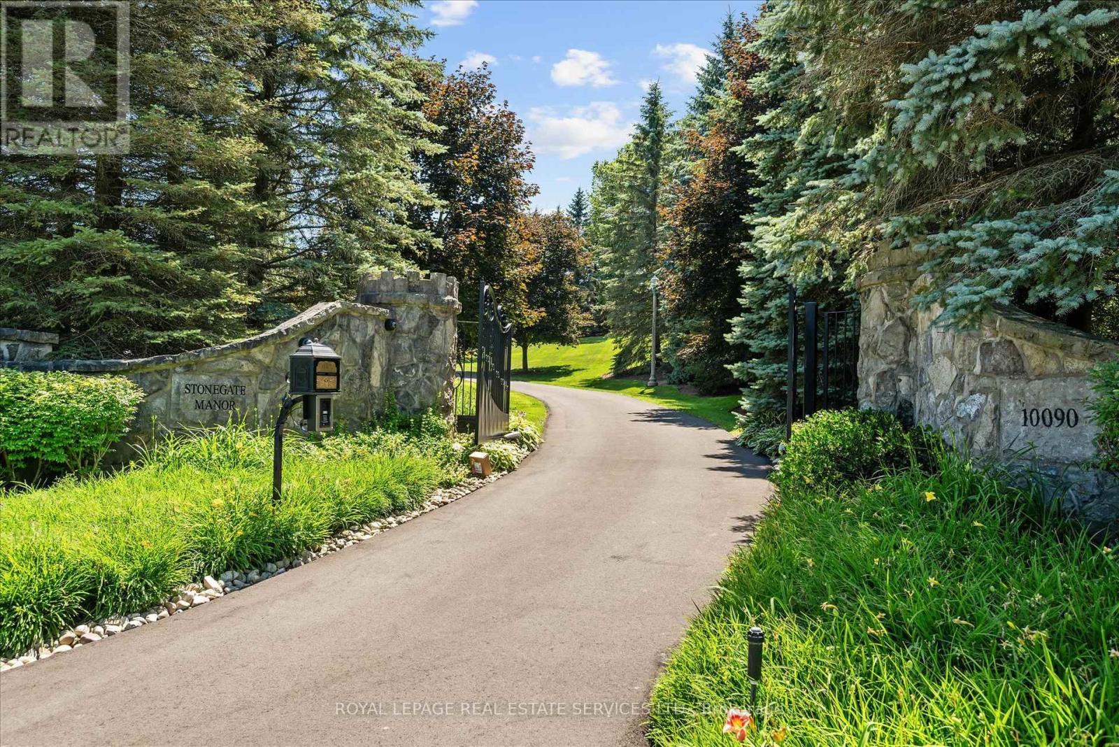 10090 Pineview Trail Property Photo 2