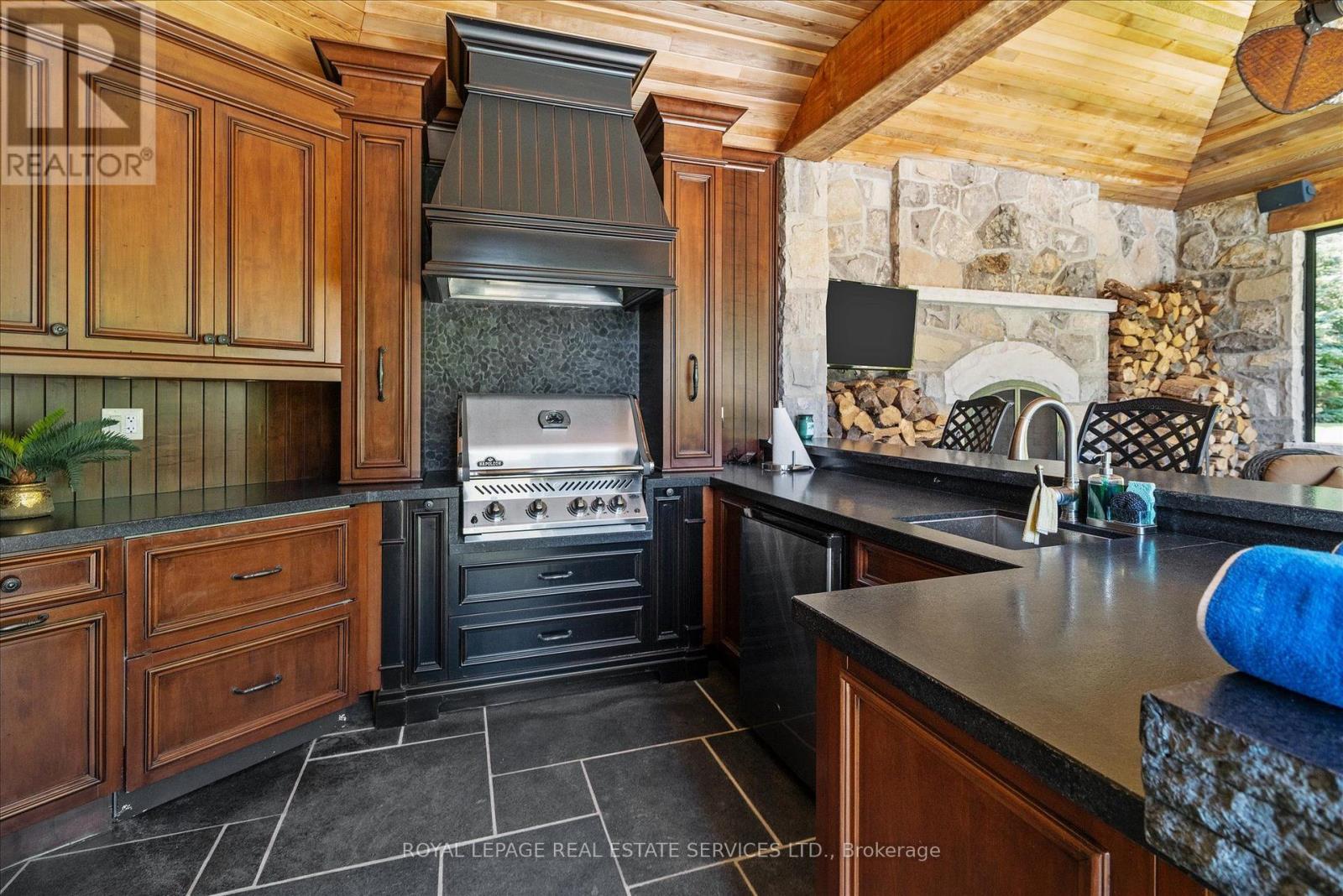 10090 Pineview Trail Property Photo 42