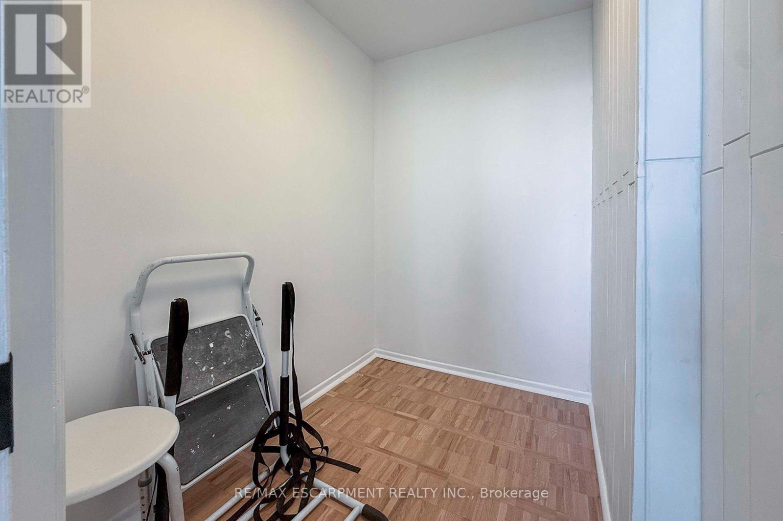 2804 - 3650 Kaneff Crescent Property Photo 24