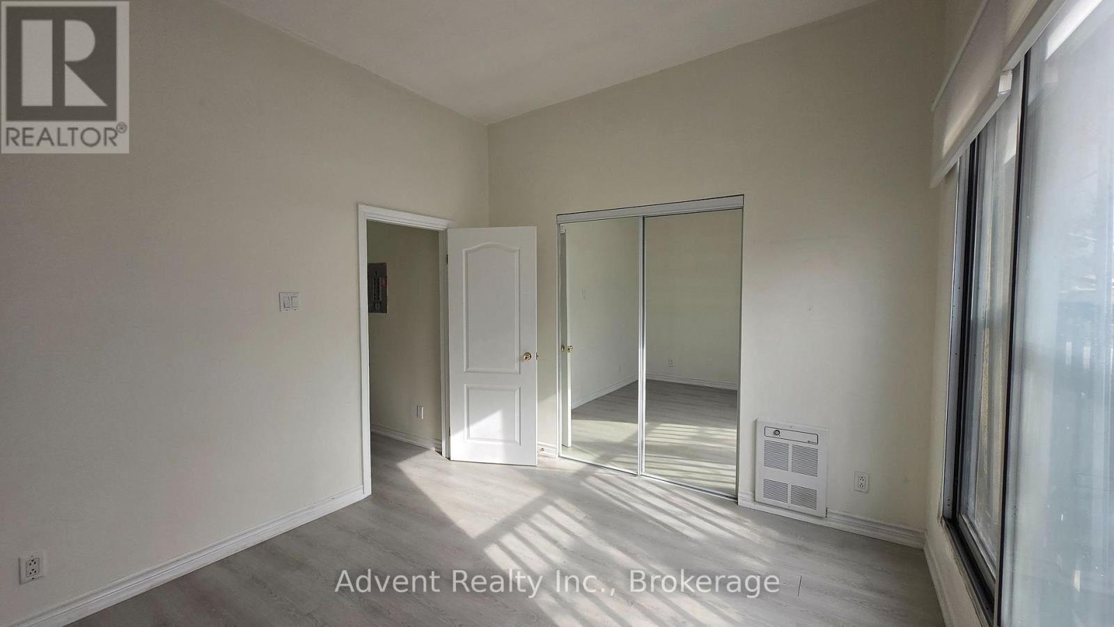 2nd Floor - 1454 Queen Street W Property Photo 3