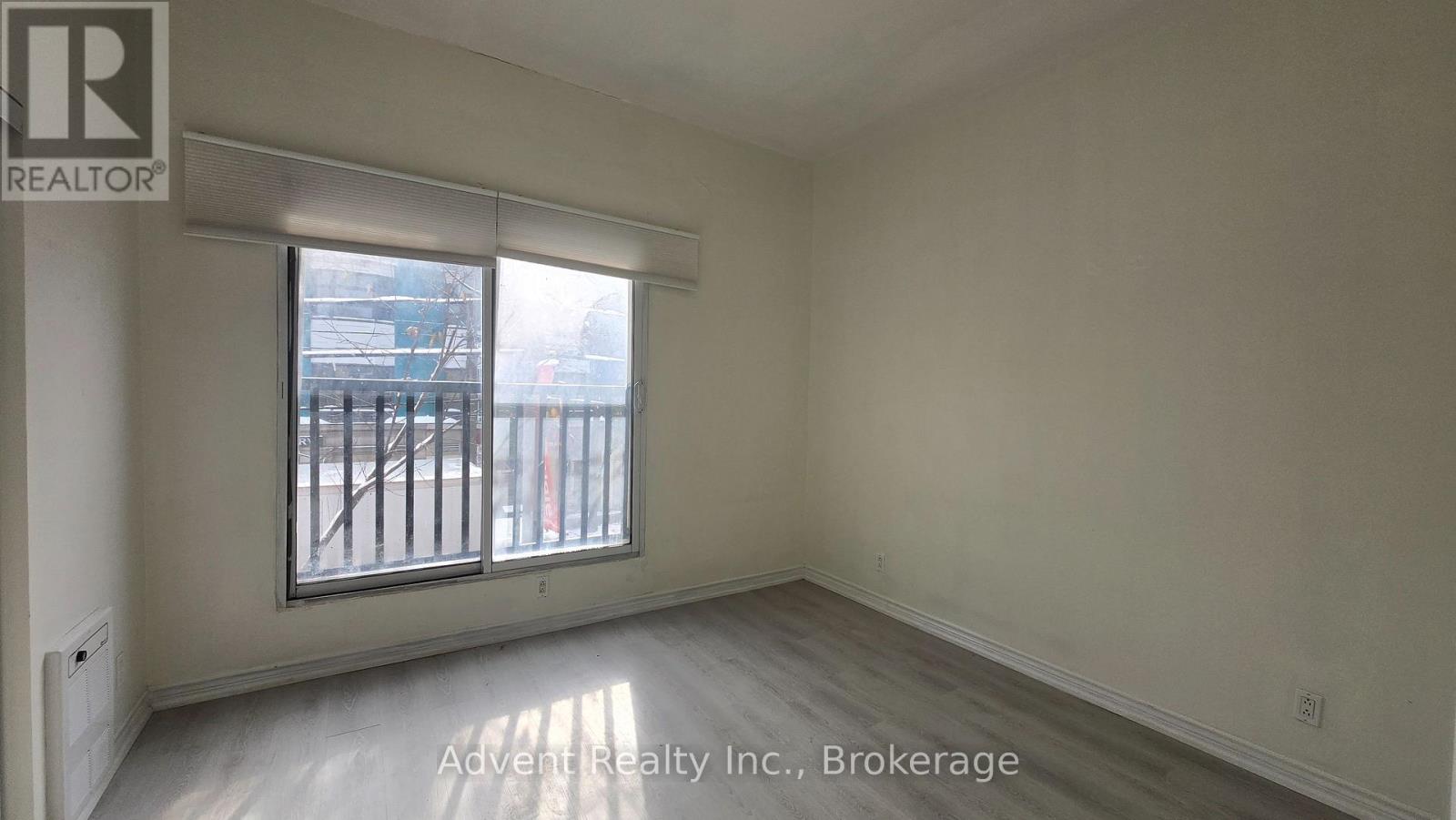 2nd Floor - 1454 Queen Street W Property Photo 4
