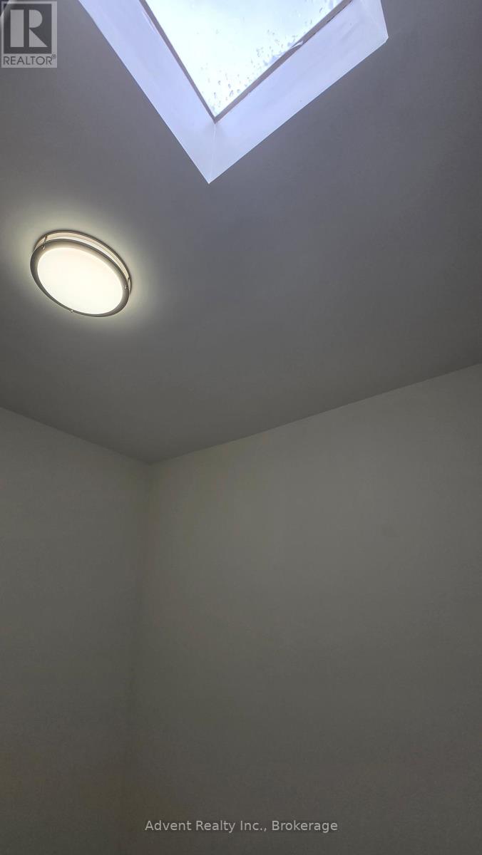 2nd Floor - 1454 Queen Street W Property Photo 7