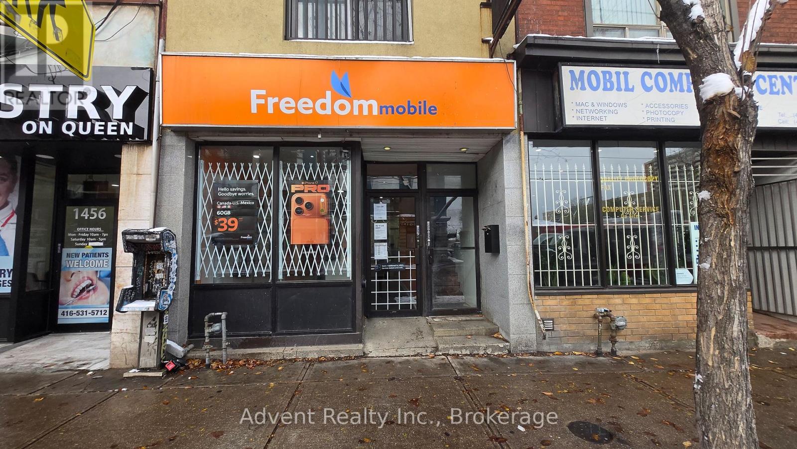 2nd Floor - 1454 Queen Street W Property Photo 10