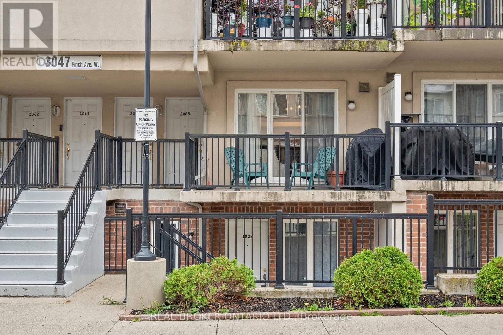 2066 - 3047 Finch Avenue W Property Photo 2