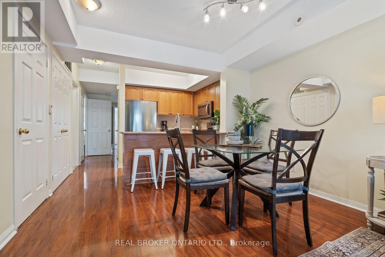 2066 - 3047 Finch Avenue W Property Photo 9