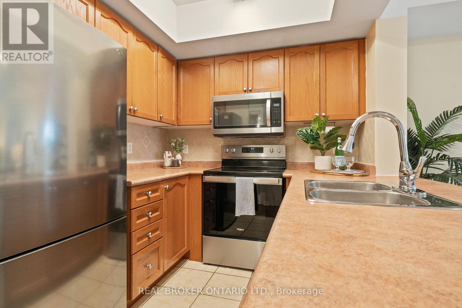 2066 - 3047 Finch Avenue W Property Photo 13